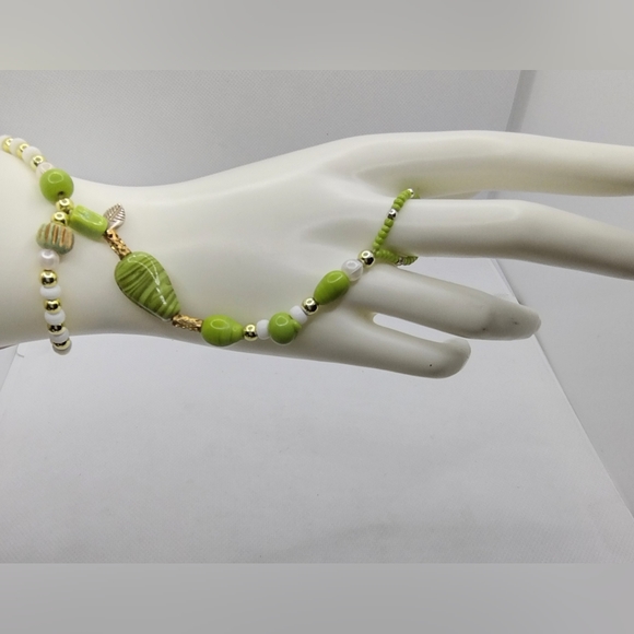 Fashion Beaded Bracelet with Ring Link Boho with Leaf Charm - Picture 7 of 8